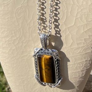 Beautiful 16” Silver Tone Tigers Eye Pendant Necklace